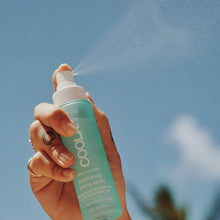 將圖片載入圖庫檢視器 Coola Makeup Setting Spray Organic Sunscreen SPF 30 1.7oz
